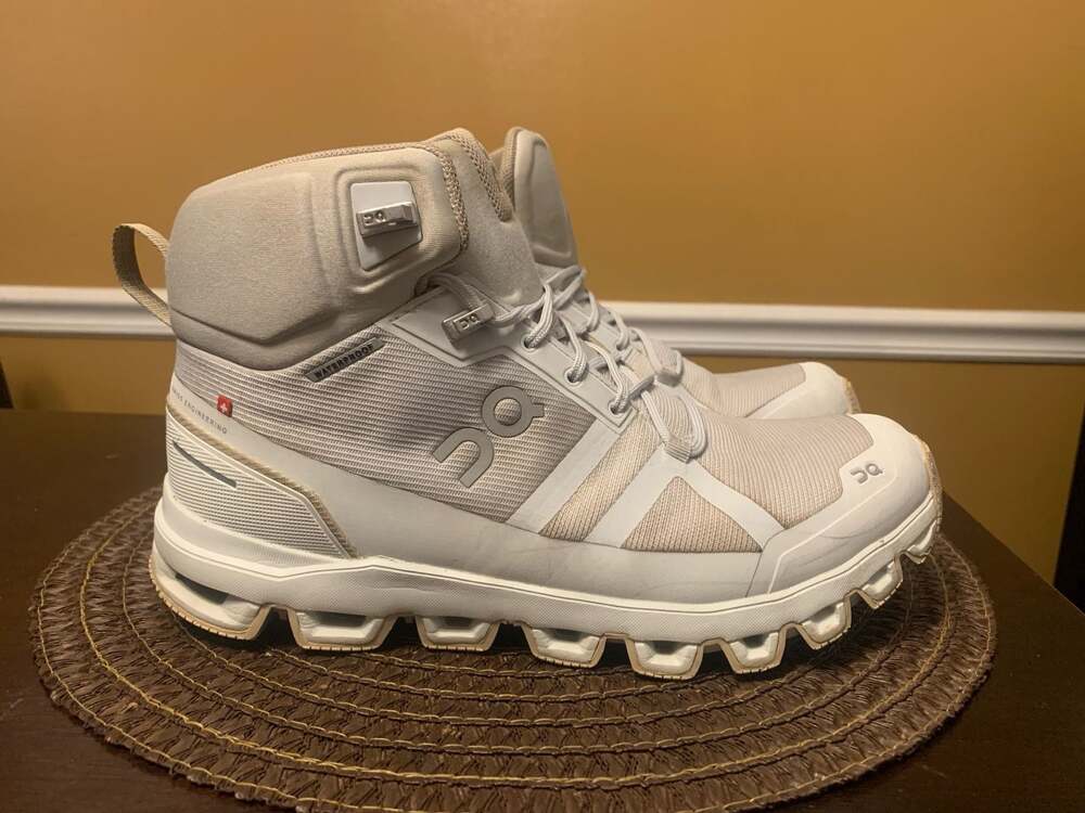 On Cloudrock Waterproof Hiking Boots Glacier/Sand Women’s Size 9